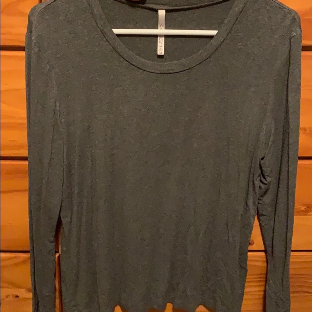 Long sleeve gray top very soft